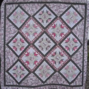 Starflowers Quilt Pattern in two sizes PDF version
