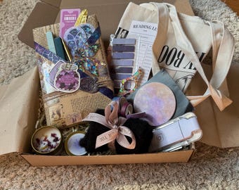 Witchy Blind Date mit Bücherkiste: Halloween BookTok Geschenk Set