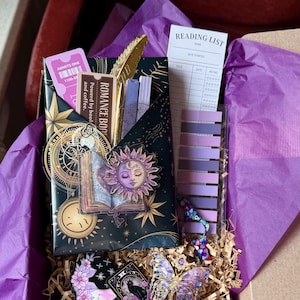 Witchy Blind Date with a Book: Mystery Booktok Gift Set