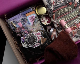 Dark Romance Blind Date Book : Booktok Mystery Box