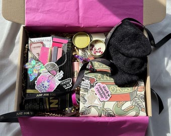 Dark Romance Blind Date Book Box: Booktok Mystery Gift for Readers