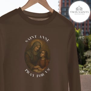 Sweat-shirt ras du cou style peinture à l&#39;huile Sainte-Anne - Vêtements de sainte catholique, col rond catholique, cadeau confessionnel pour les mères