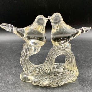 VINTAGE Art Glass Kissing Birds Lovebirds of Happiness On Perch