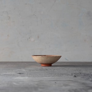 Ochoko Guinomi  Hagi-yaki Hagi Pottery Yakimono Flat Sake Cup – Traditional Japanese Pottery with Rustic Charm Vintage