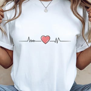 Heartbeat Nurse Shirt, Simple Heart Line Tee, Minimal Medical Trend, Flat Line Art Design, Healthcare Gift, Cute Nurse T-Shirt, Nursing Tee