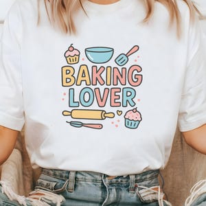 Camiseta para amantes de la repostería, bonito regalo de repostería, camiseta con iconos de cocina de dibujos animados, estilo plano y caprichoso, regalo de cumpleaños de panadero, camiseta para amantes de la repostería, camiseta de repostería