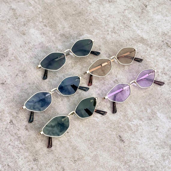 Retro 90s Geometric Metal Cat Eye Sunglasses: Fashion  display picture 3