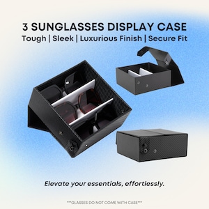 Pode incluir: Um estojo de exibição preto para três óculos de sol, com textura de fibra de carbono. O texto na imagem diz: "3 SUNGLASSES DISPLAY CASE" e "Elevate your essentials, effortlessly."
