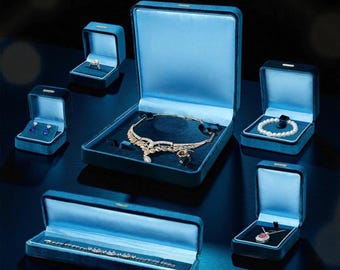 Boîte à bijoux en velours : bague, collier, bracelet ou porte-boucle d'oreille, élégante vitrine de rangement, proposition de mariage et boîte cadeau