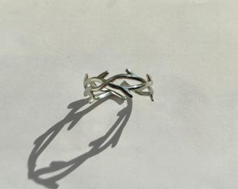 Anello regolabile in acciaio inossidabile con motivo a ramo/spina, unisex