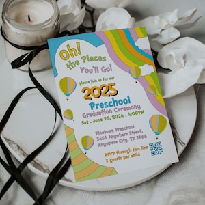Puede incluir: Una invitaci&oacute;n colorida para una ceremonia de graduaci&oacute;n de preescolar 2025. La invitaci&oacute;n presenta un arco&iacute;ris, nubes y globos aerost&aacute;ticos. El texto dice "Oh! The Places You'll Go!" e incluye la fecha, la hora y la ubicaci&oacute;n del evento. Tambi&eacute;n se incluye informaci&oacute;n de RSVP.