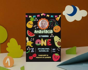 Twotti Fruity födelsedagsinbjudan: Hej björn dansande frukter, redigerbar Canvas-mall (digital nedladdning)