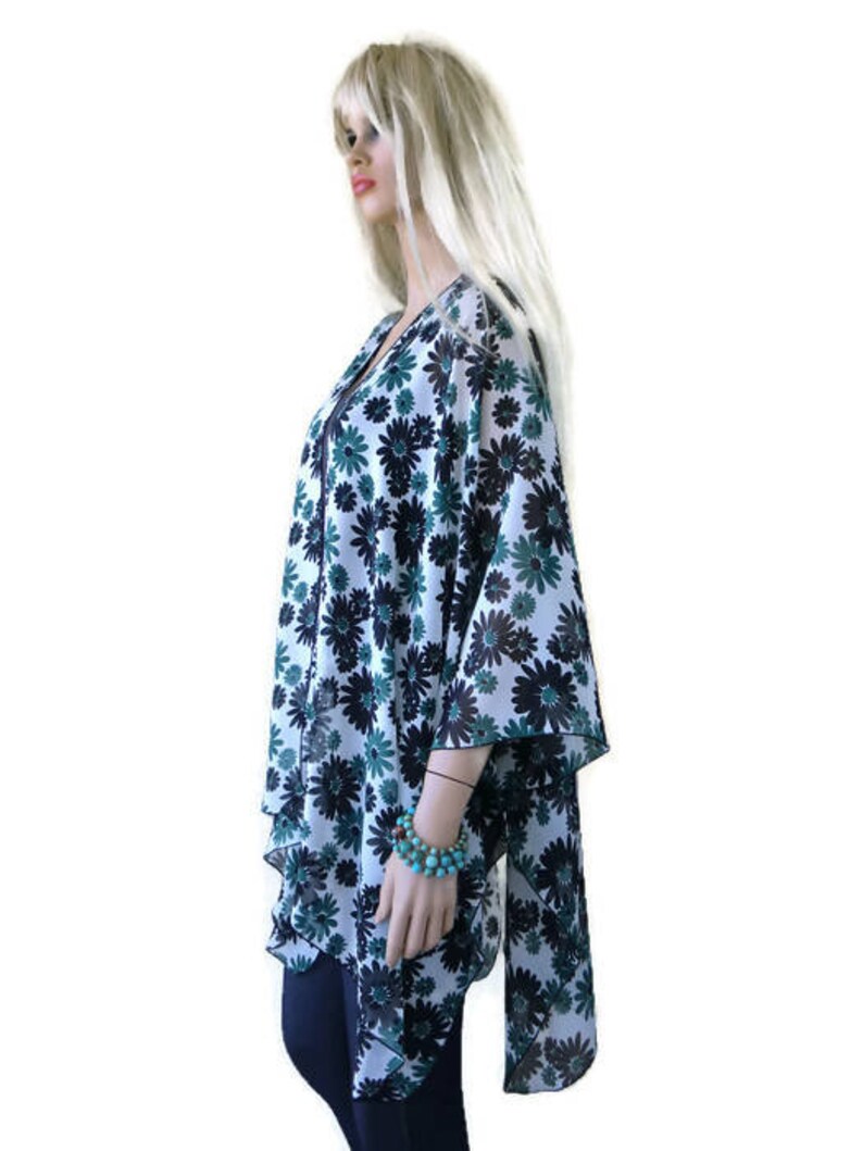 Kimono Ruana with daisies-Oversize kimono Green Black and white-Beach Pareo--oversize chiffon kimono-Ruana