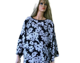 Black and white floral tunic ,Fall collection, Oversize woman top/Opaque Tunic,with wide sleeves,Plus size blouse-1X to2-3X