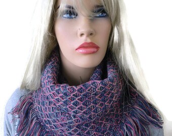 Fringe winter infinity scarf-Rustic cowl-Unisex textured knit cowl- Navy, pink and beige-Unisex scarf for men and women