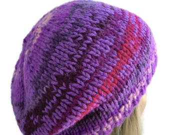 Handgestrickte lila Beanie: Unisex Wintermütze