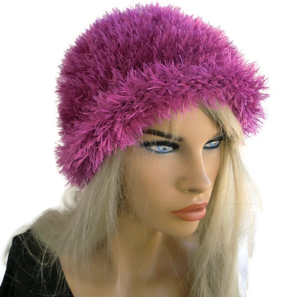 Funky and furry,  Dusty rose twist  Roll Hat/ Mutze-  Knit hat for teens and adults-Winter hats