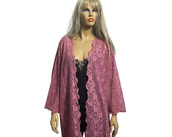 Kardigan kimono z koronką Dusty Rose Floral: duży rozmiar z szerokimi rękawami