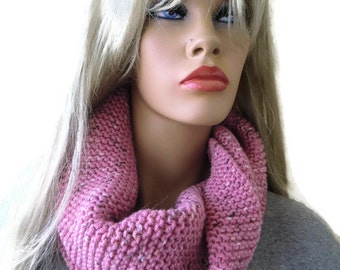 Soft pink winter infinity scarf- Speckled Sweetheart pink HARASHO unisex women/men scarf-Hand knitted simplicity cowl, Warm winter scarf-