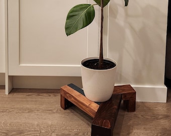 Stevige houten plantenstandaard – driehoekige basis binnenplantenstandaard, rustiek modern plantensokkel uit het midden van de eeuw – plantendecor voor woonkamer