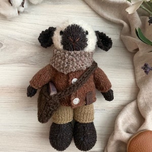 Liam Knitted Lamb with Gift Box image 2