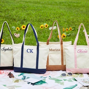 Monogramm Canvas Tragetasche, personalisierte bestickte Tragetasche, Benutzerdefinierte Text Tragetasche, Brautjungfer Geschenk, adrette Strandtasche, Junggesellinnenabschied Geschenke