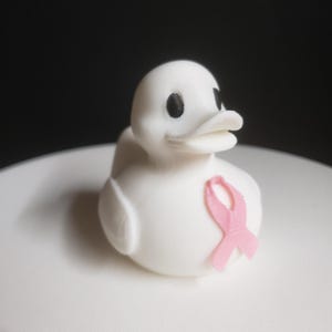 Brustkrebs-Aufklärungs-Jeep Ente