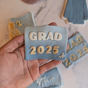 Grad 2025 embosser stamp, Sugar cookies, Fondant, Baking supplies, Graduation stamp