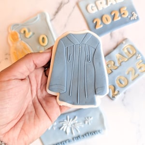 Graduation gown embosser stamp, Sugar cookies, Fondant, Baking supplies, grad outfit, graduation attire