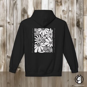 Bluza z kapturem w kwiaty w stylu boho vintage z mocnym cytatem „Posadź nadzieję, zbierz pokój”. Bluza z kapturem z motywem dzikich kwiatów, nadruk z tyłu, idealny prezent dla miłośnika natury Black