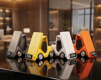 Estación de carga inalámbrica PowerDrive 4 en 1 blanca con pantalla de reloj para teléfono, auriculares y dispositivos inteligentes.