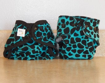 Newborn Cloth Diaper & Diaper Cover Set-  4 to 9 pounds- Blue and Black Giraffe- 29077