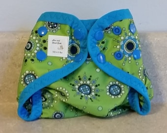Newborn PUL Diaper Cover with Leg Gussets- 4 to 9 pounds- Starburst- 20002