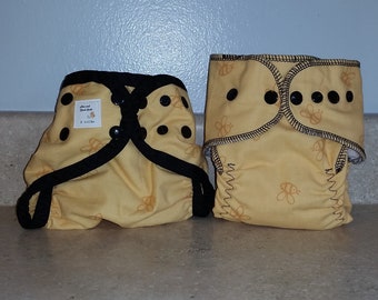 Small Cloth Diaper and Diaper Cover Set- 6 to 12 lbs- Honeybees- 33007