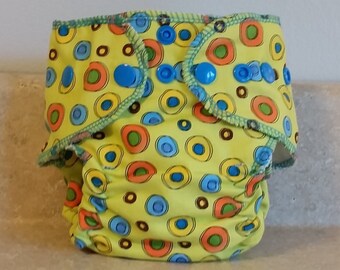 Fitted Newborn Cloth Diaper- 4 to 9 pounds- Geo Circles- 16013