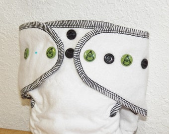 Fitted Newborn Cloth Diaper- 4 to 9 pounds- Grinch- (Inv #16012)