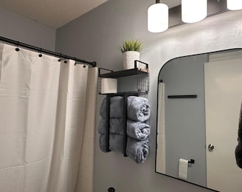 Toallero metálico con estante de madera / Organizador de baño