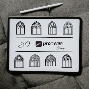 Puede incluir: Una pantalla de tableta digital que muestra 30 sellos Procreate en blanco y negro de ventanas de arco gótico. El texto "30 Procreate Stamps" se muestra en la pantalla.