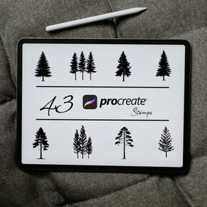 Op de afbeelding: Een digitale illustratie van 43 verschillende boom stempels voor Procreate, een digitale kunst-app. De stempels zijn zwart-wit en tonen verschillende boom stijlen.