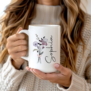 Tazza personalizzata con fiori di campo Coquette Birth Flower - Tazza da caffè floreale personalizzata - Regalo per la mamma - Regalo per la figlia - Regalo per la migliore amica - Regalo per le ragazze