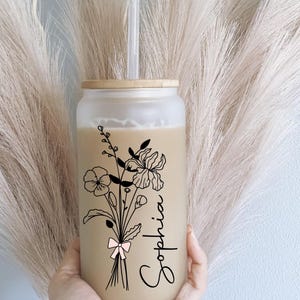 Personalized Birth Flower Tumbler With Name, Birth Flower Glass, Coffee Cup, Mothers Day, Gifts for Her , Bridesmaid Proposal, Party Favor