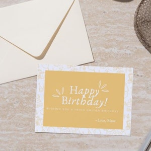Modèle de carte d'anniversaire dorée de 7 x 5 po.