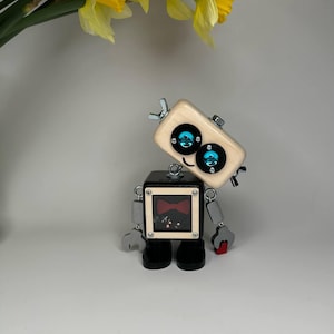 Wooden Robot Martin Figurine Handmade Steampunk Desk Toy Funny Office Decor For Adults Gift For Student Shelf Decor Dorm Room Accessory