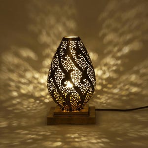 Handcrafted Moroccan Brass Table Lamp: Oriental Decor