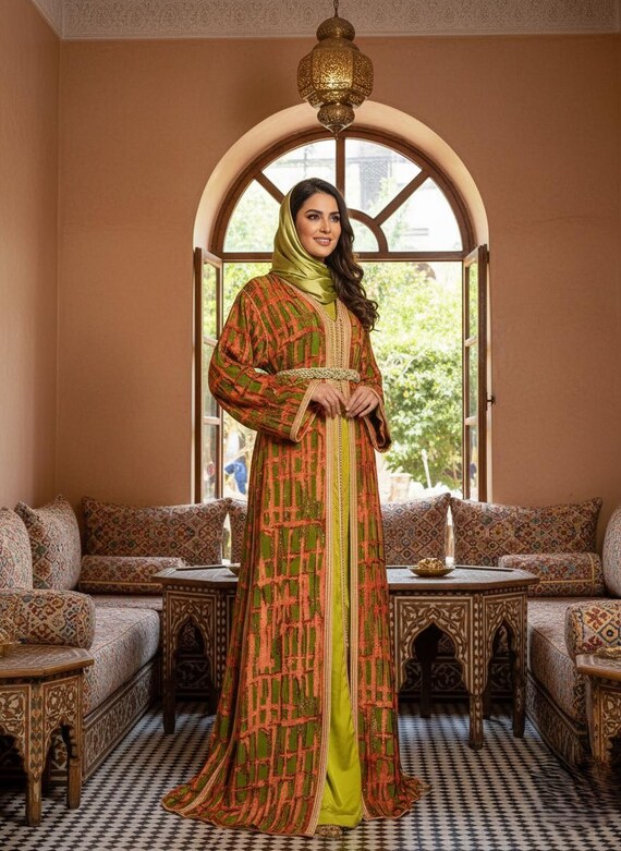 luxury custom embroidered dress designs Luxury Custom Wedding Dress ,the Entire Dress is A Fluffy Pleated Design Embroidered With Crys