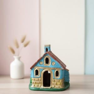 Ceramic Birdhouse, Handmade Pottery Figurine, Stoneware Patio Decor, Cute Clay House, Garden Art Gift, Outdoor Decor