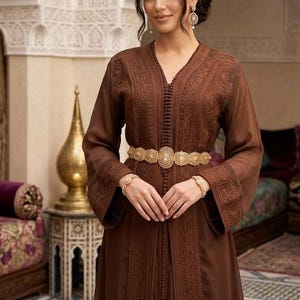 classic women's dresses Murray Classic Women's Lacey Dress | Green main image 0