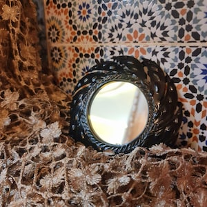 Miroir Soleil Noir en Cuivre – Miroir Artisanal Fait Main – 装飾壁画 Mystique – Style Oriental ou Bohème-miroir vortex -miroir rond