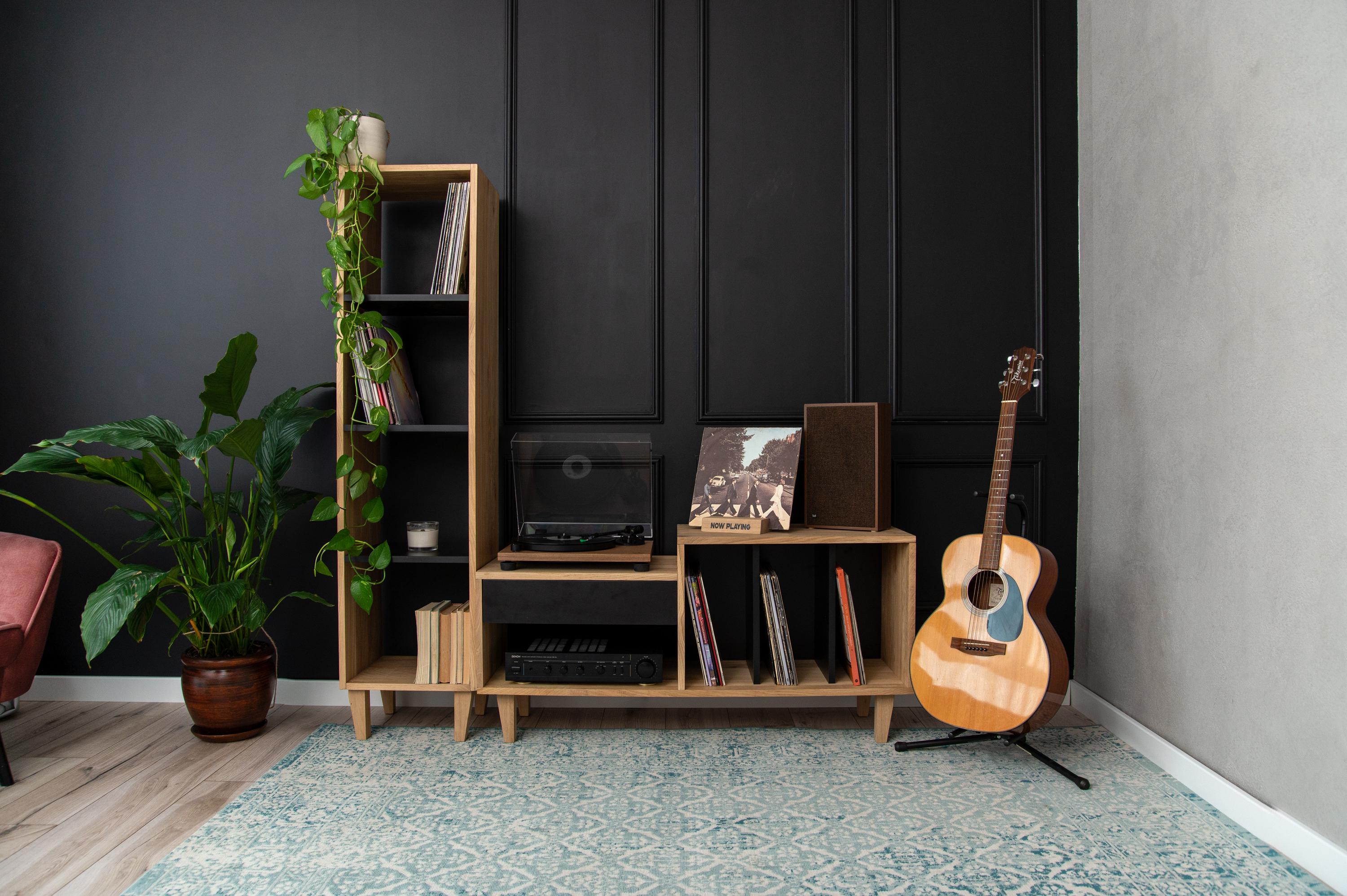 Mobile giradischi rovere premium, mobile vinile esclusivo, mid-century modern, mobile TV legno, rack vinili, giradischi in legno massello