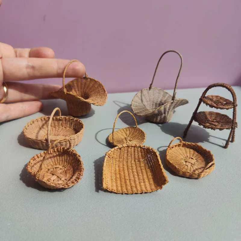 JOLI ANCIEN PETIT PANIER ROTIN Foncé PANIER DE POUPEE JOUET ANSES Tressees 1900 Imgx2000 6584